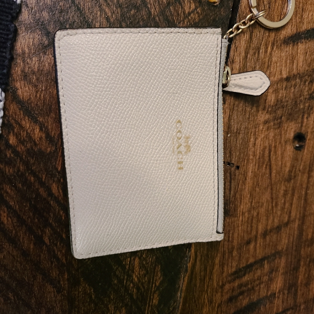 Coach ID wallet